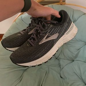 Brooks adrenaline gts 19